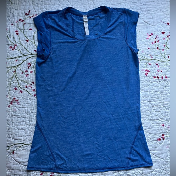 Lululemon Sleeveless Top - Size 4 - Can Bundle - Picture 1 of 3